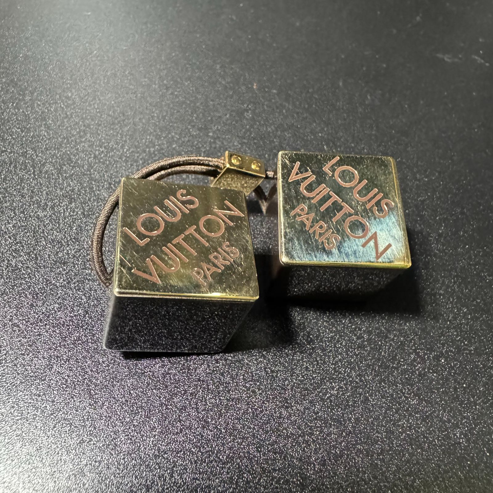 ルイヴィトン ヘアゴム ブラック B25120394 - メルカリ