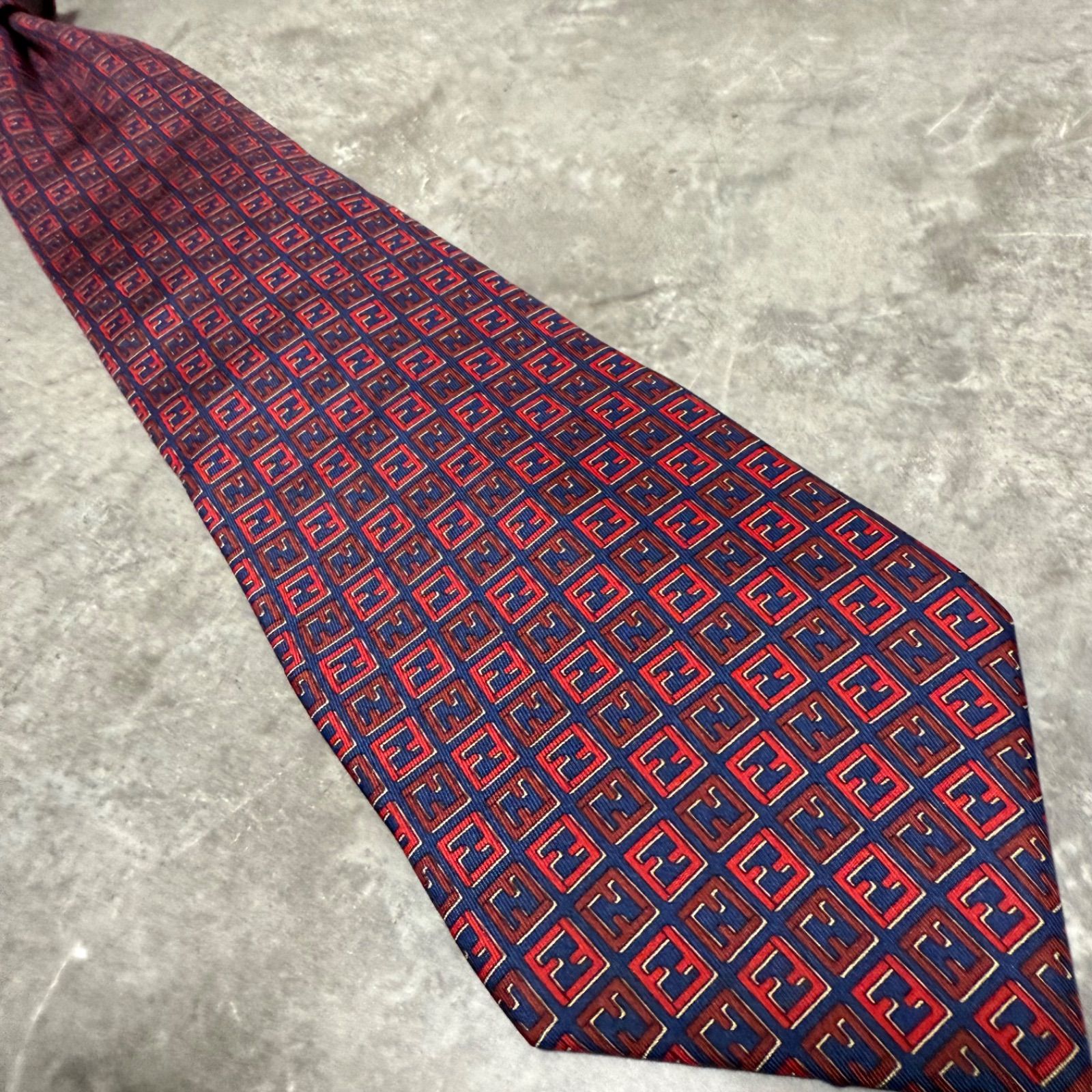 ✨極美品✨】FENDI フェンディ ネクタイ ズッカ FF柄 ハイブランド