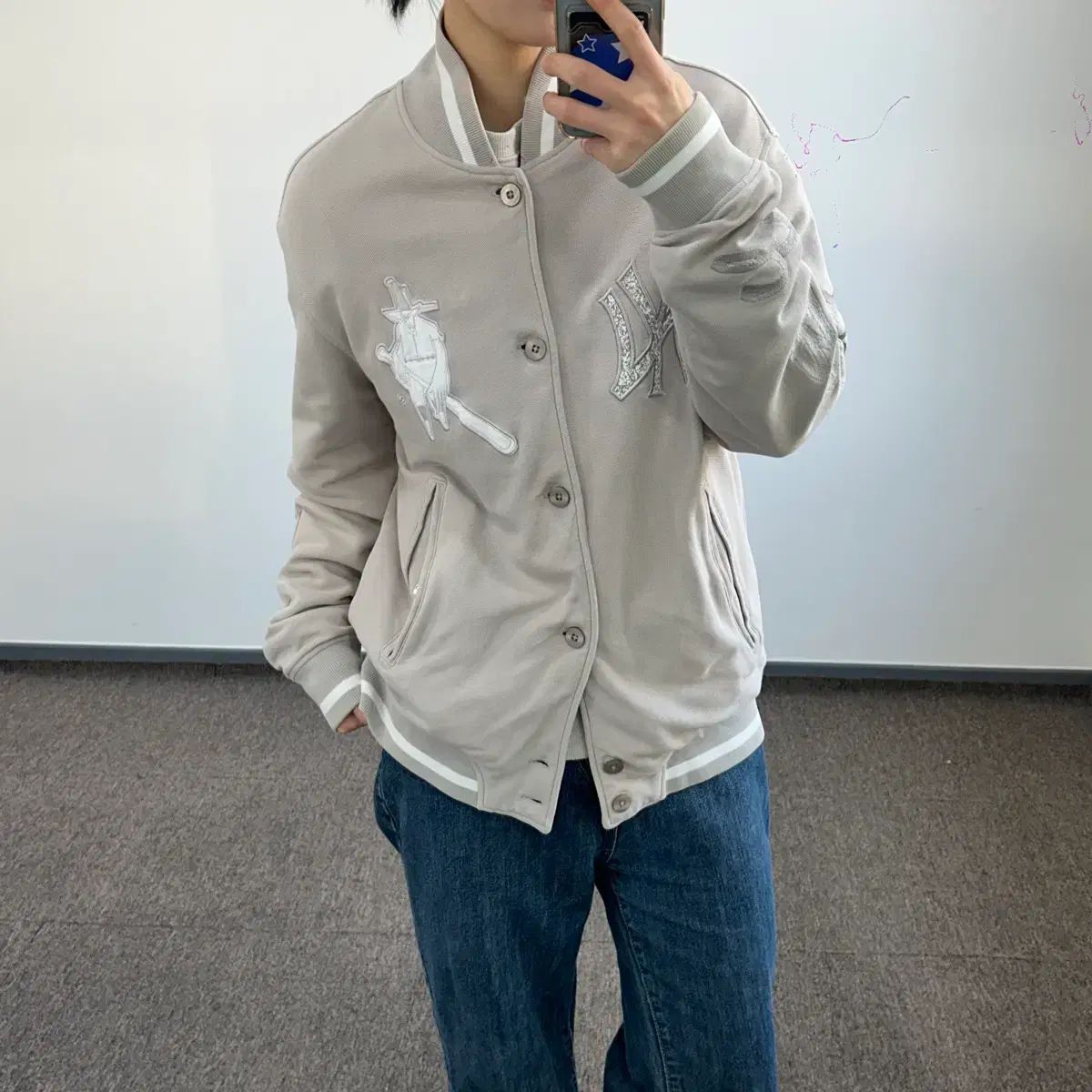 ナイキX MLB ボンバーズ アッシュベージュ スタジャン