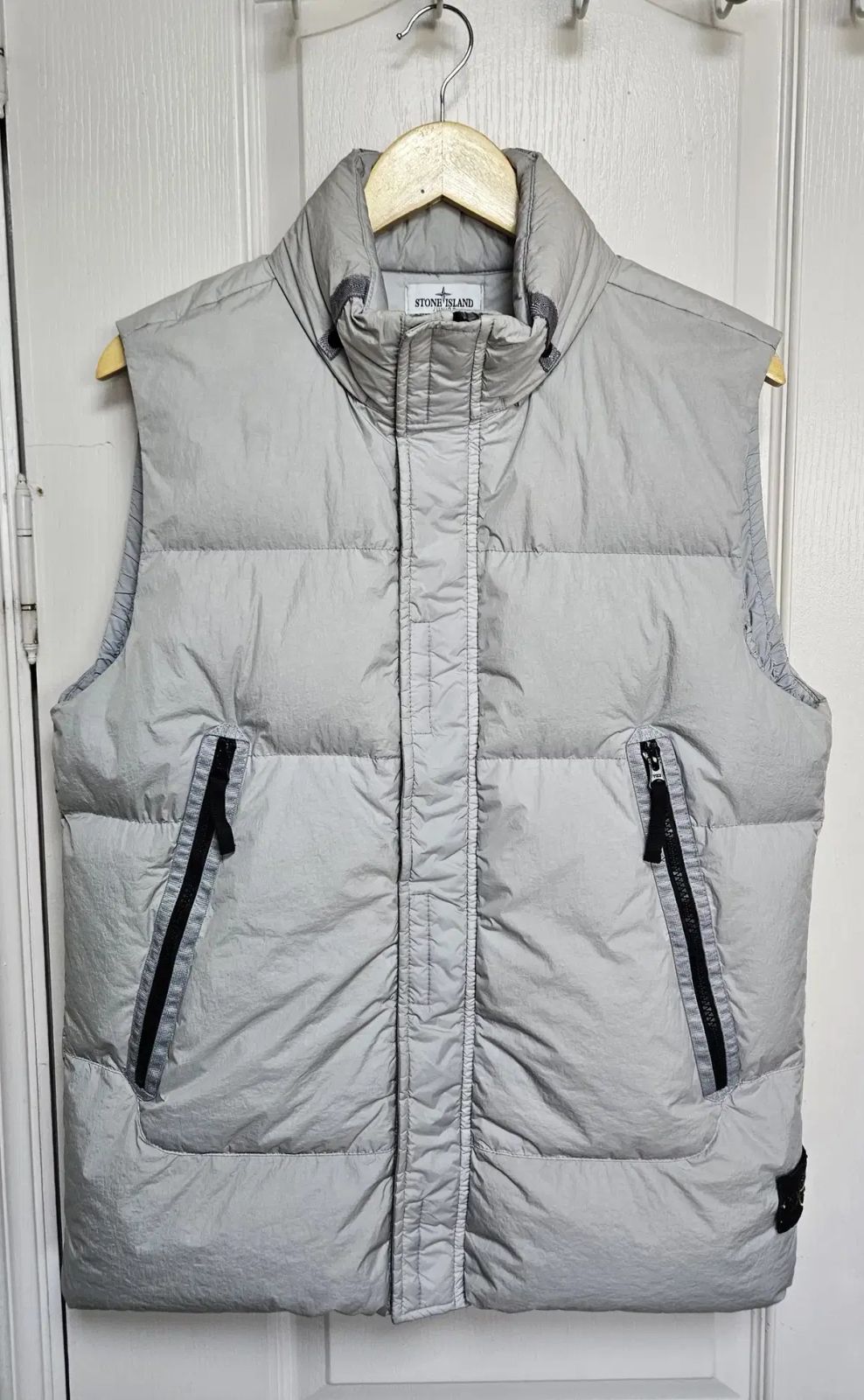 ストーンアイランド クリンクルレップス ダウンベスト ライトグレー 95 100