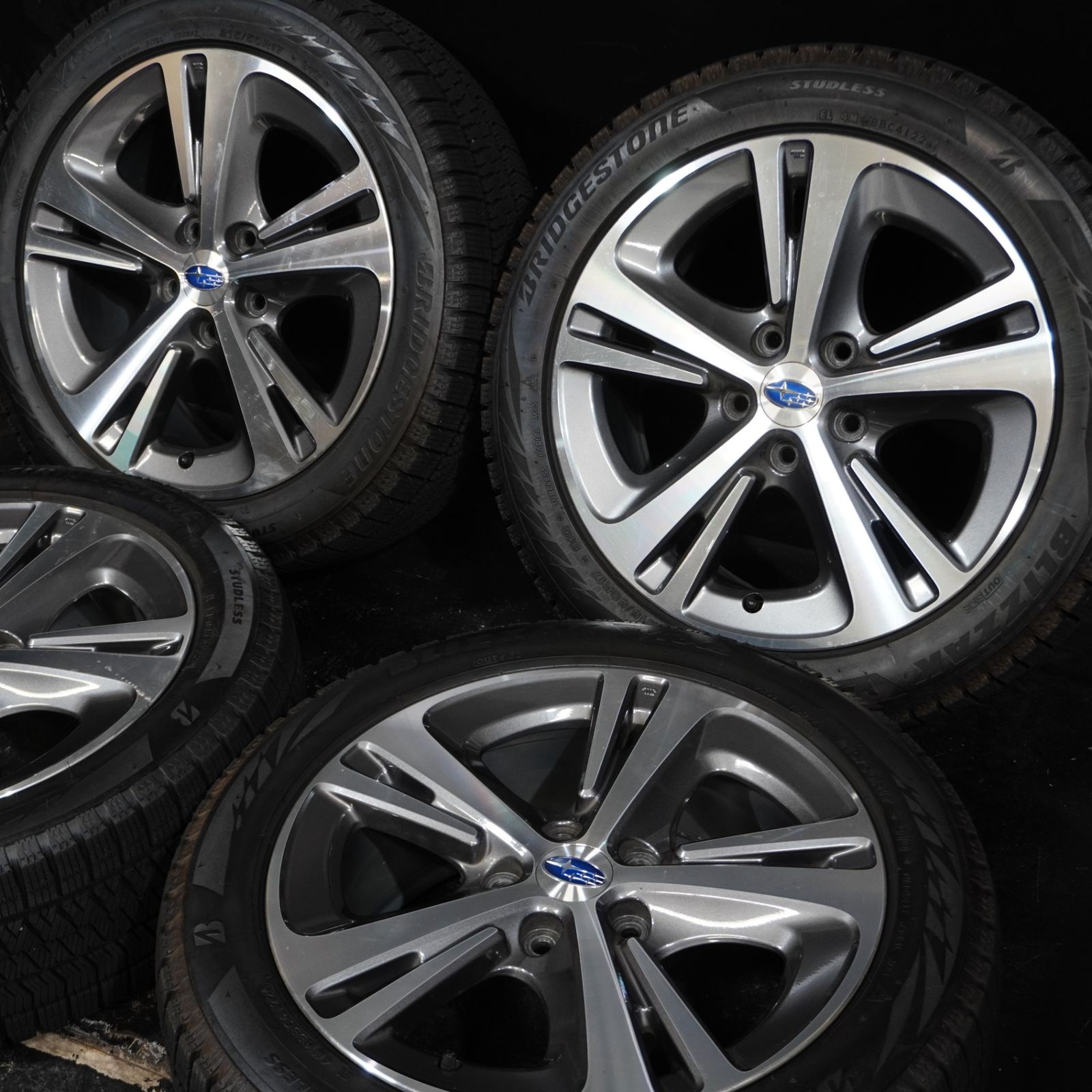 22年製 極上 ブリヂストン BLIZZAK VRX2 / レヴォーグ純正 【 215