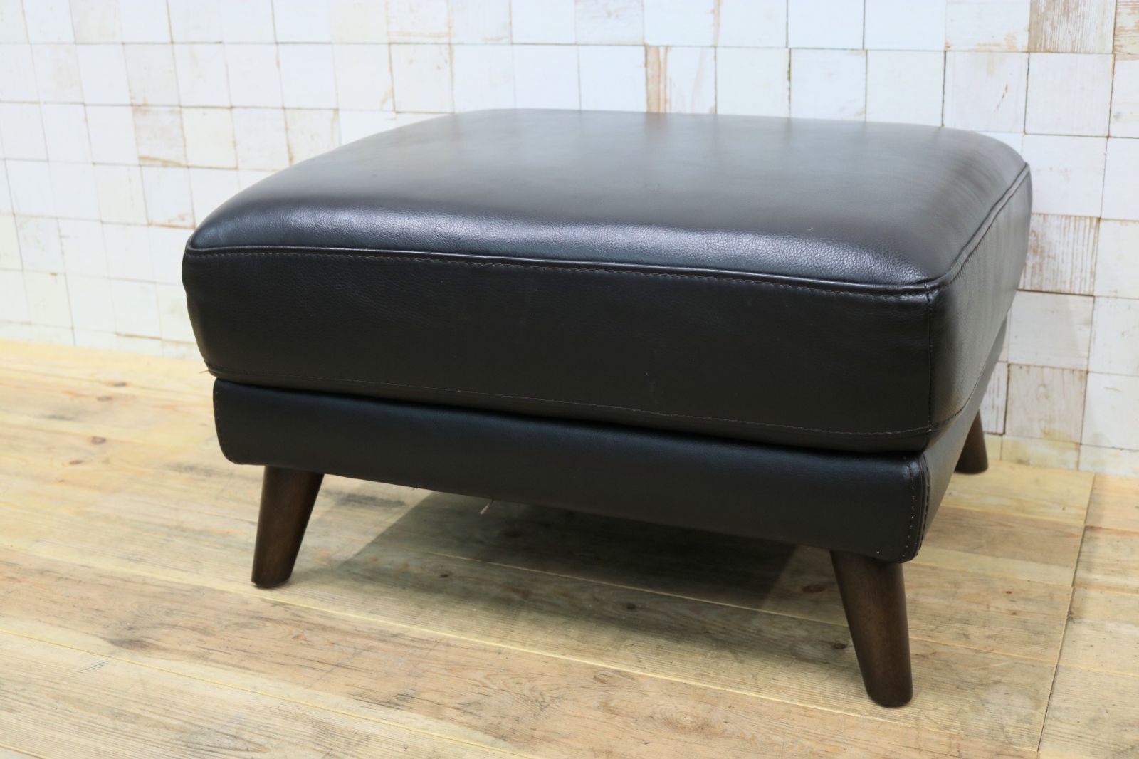 GMIK 608◯オットマン フットスツール 腰掛け 足置き 本革 レザー ブラック モダン