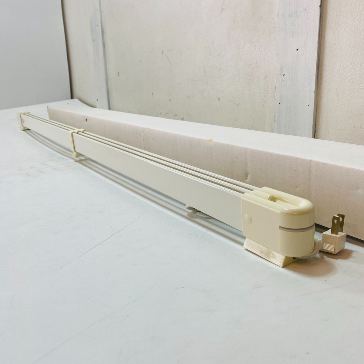 株式会社ナカガワ工業 森永ウィンドラジエーターW/R-1200 120cm 窓下