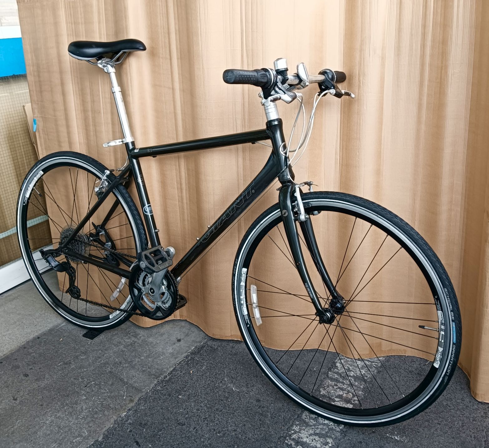 GIANT ESCAPE R3 ブラック　引き取り限定 引取限定] GIANT ESCAPE R3 / ジャイアントエスケープR3 - メルカリ