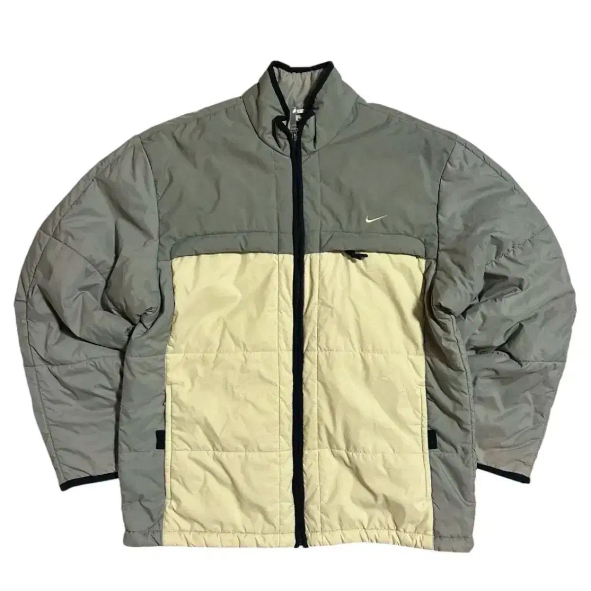 海外モデル NIKE スクール カーキグレー パデッド アウター M