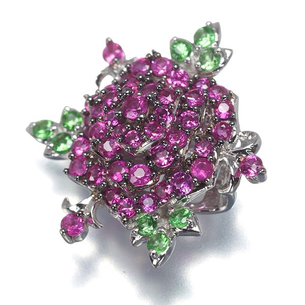 ルビー 0.78 ct グリーンガーネット 0.10 薔薇 ペンダントトップ K 18 WG ブラックコーティング 183079