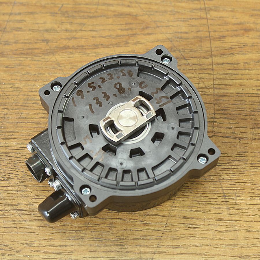 YASKAWA|安川電機 UTTAH-B 17 TL エンコーダ サーボモーター ロータリーエンコーダ ABS