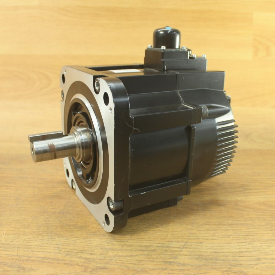 YASKAWA 安川電機 SGMRV 37 ANA YR 12 ACサーボモーター