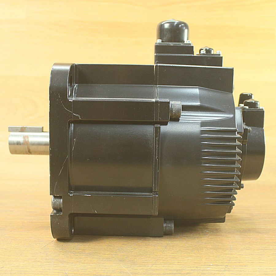 YASKAWA 安川電機 SGMRV-37 ANA-YR 12 ACサーボモーター