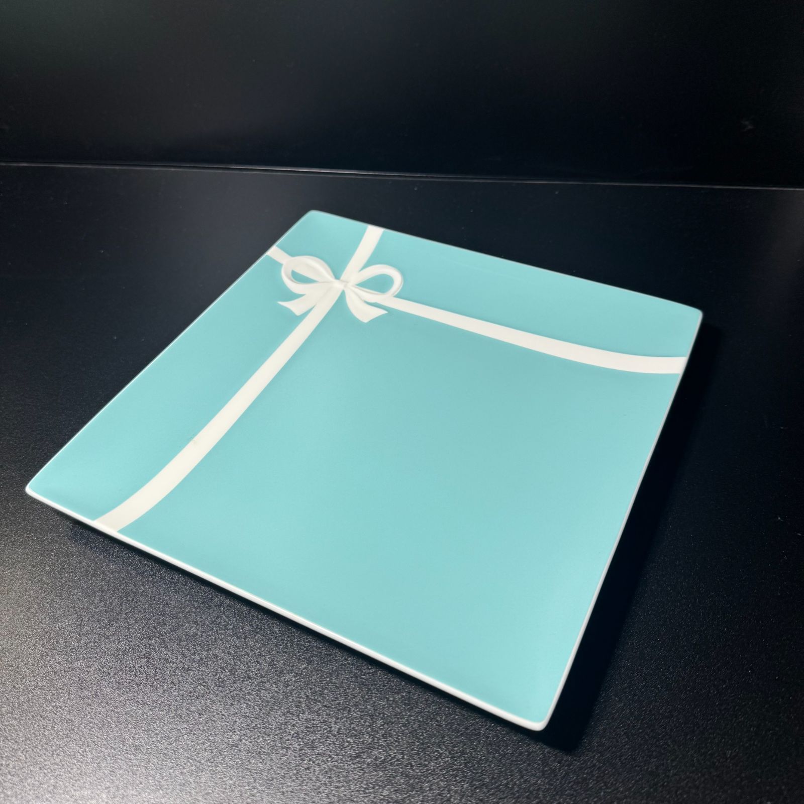 ティファニー ブルーリボンボックススクエアプレート B25120460 - メルカリ