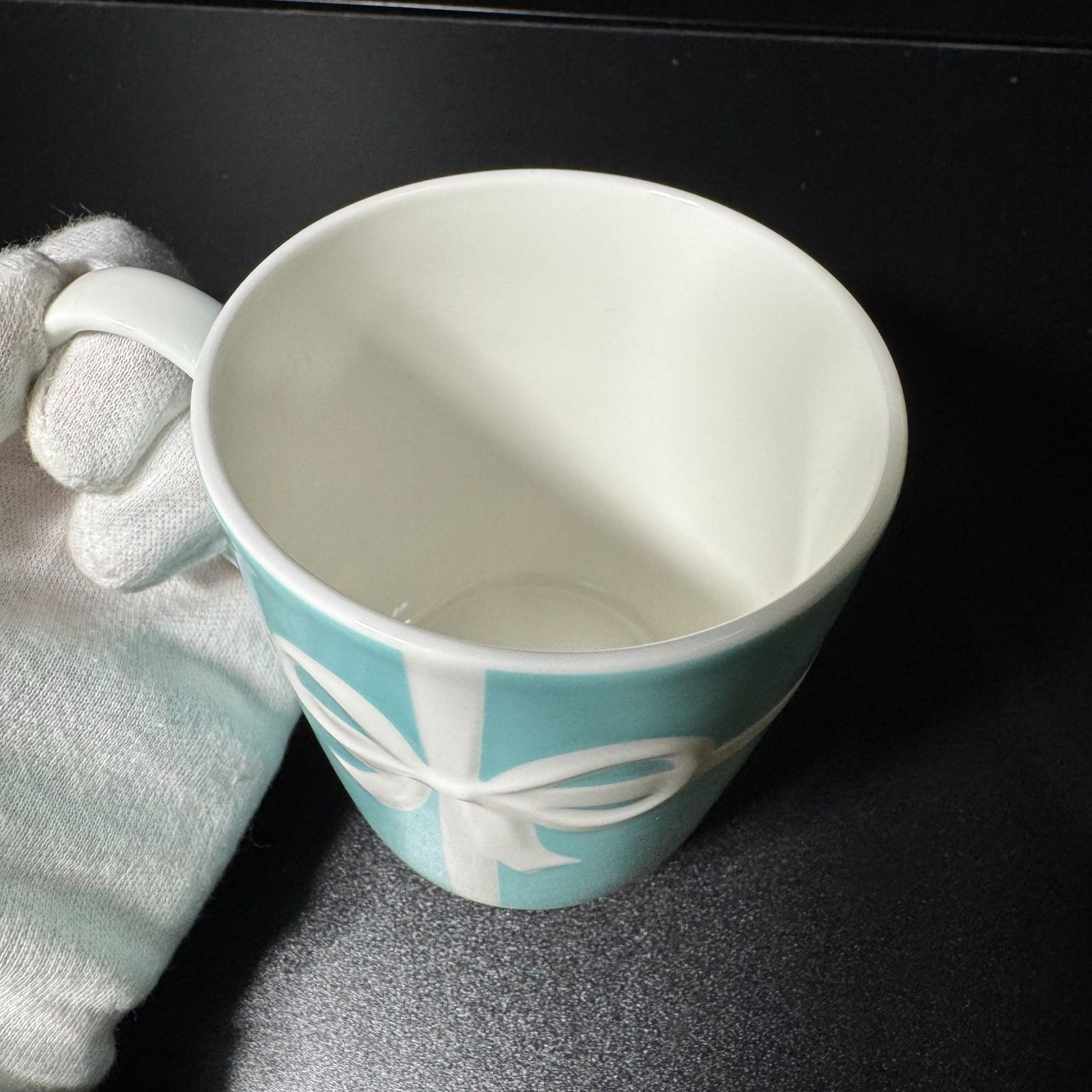 ティファニー ブルーリボンボックスペアマグカップ B25120458 - メルカリ