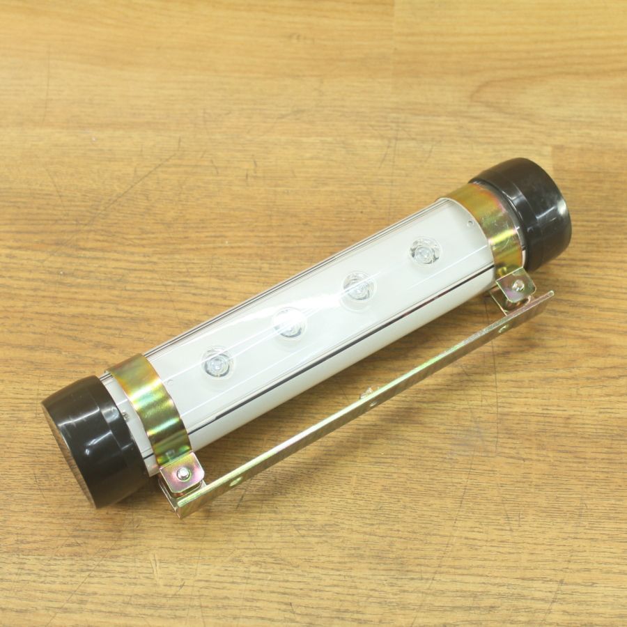 日保 L-026 ソーラー式LED看板照明 φ 明暗センサー付