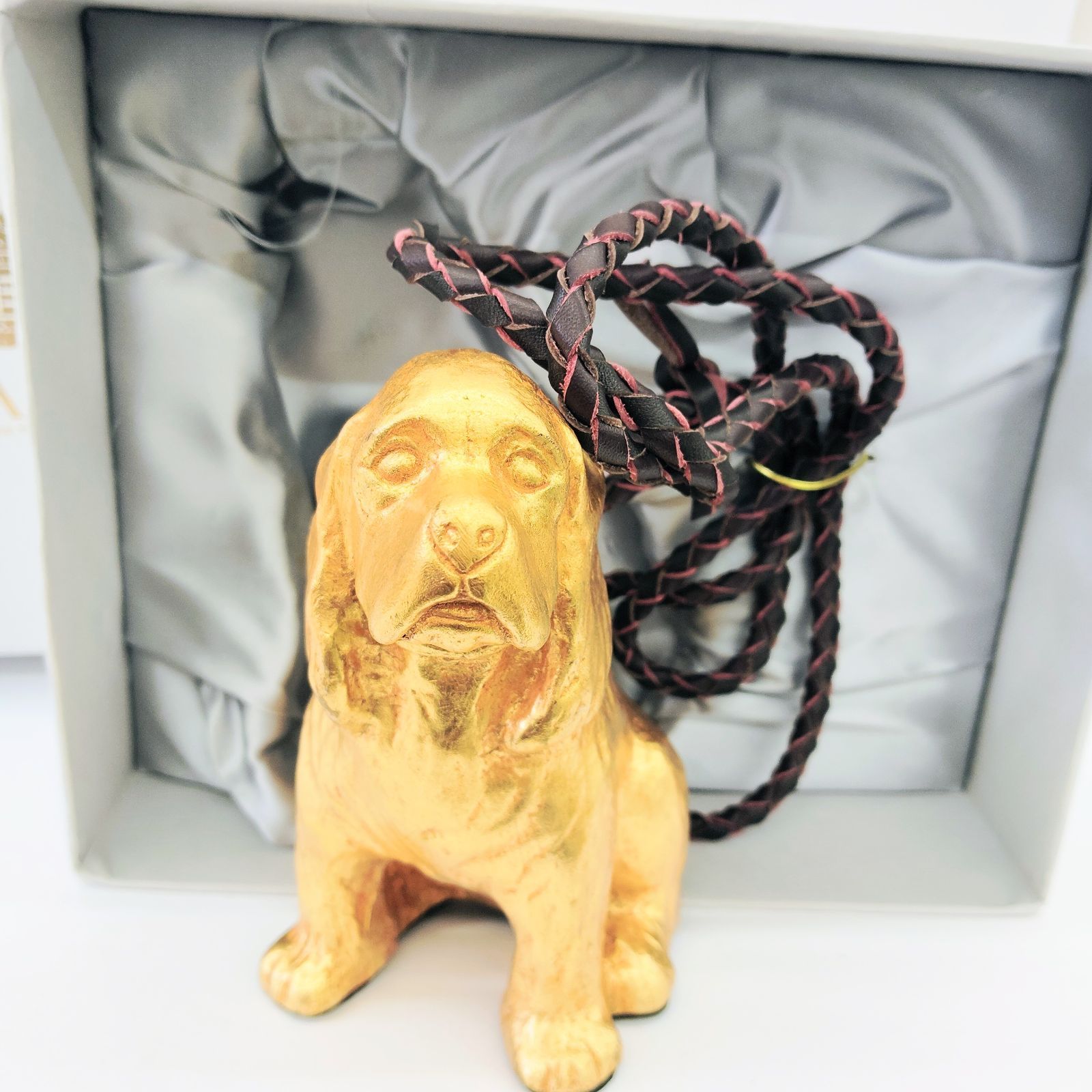 WAKO 銀座】金色 犬 置物／ストラップ付き フレンチブルドッグ