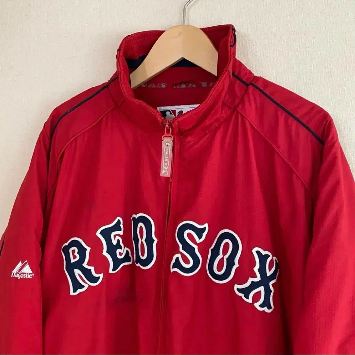 先着順のお値段でお譲りします Majestic ボストン レッドソックス スタジャン M