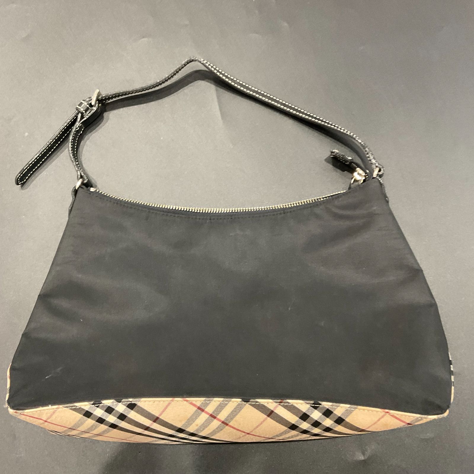 バーバリーブルーレーベル ナイロン バッグ ポーチ B25120957