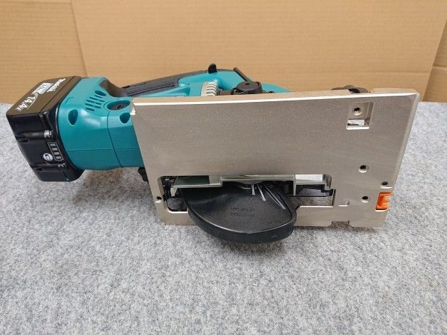  マキタ 125 mm 充電式防じんマルノコ 14.4 V 3.0 Ah バッテリ 充電器付き マルノコ 切断工具 切断機