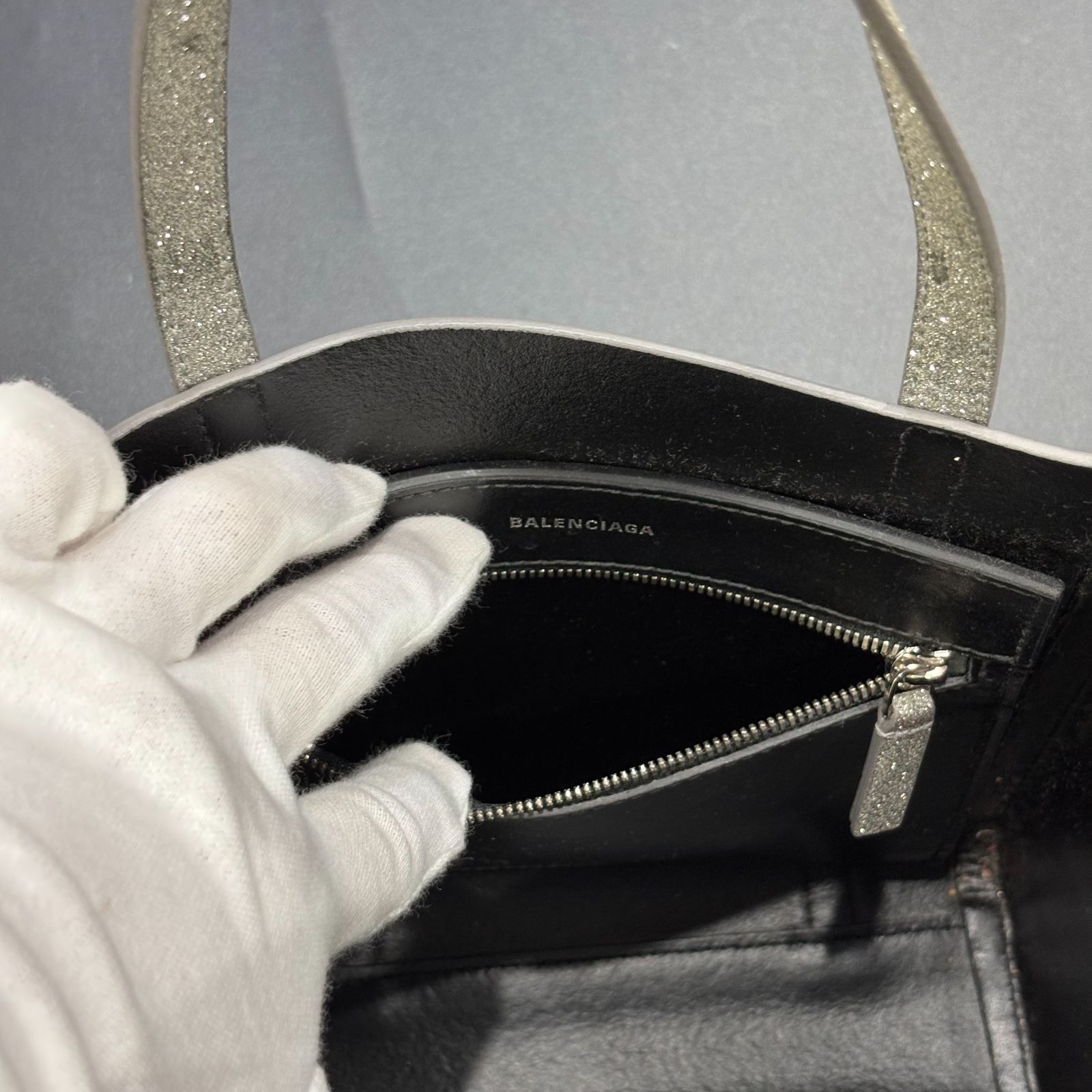 バレンシアガ バッグ