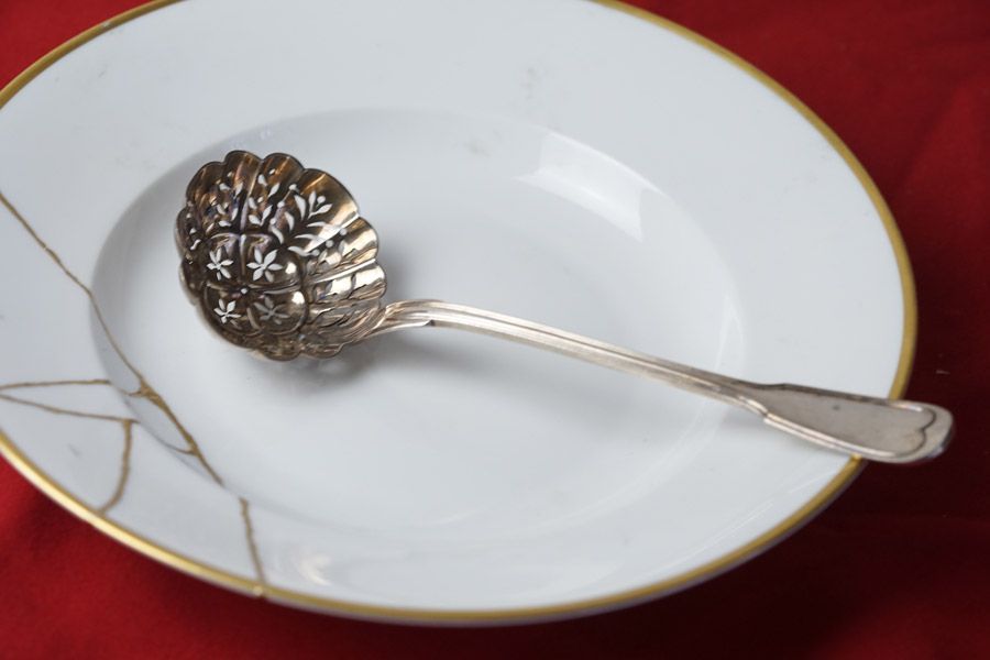 フランス 大きなシルバープレートピアス加工シフタースプーン gc 1902