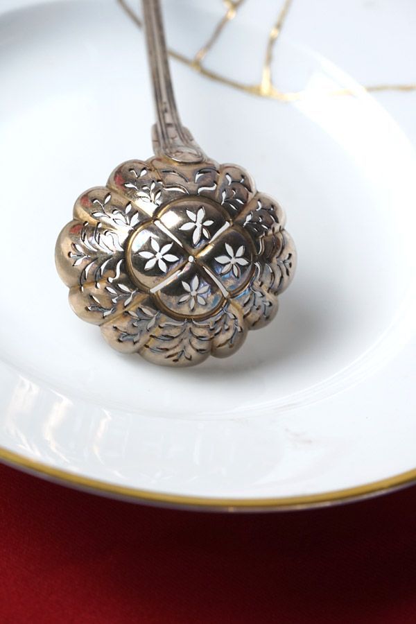 フランス 大きなシルバープレートピアス加工シフタースプーン gc 1902