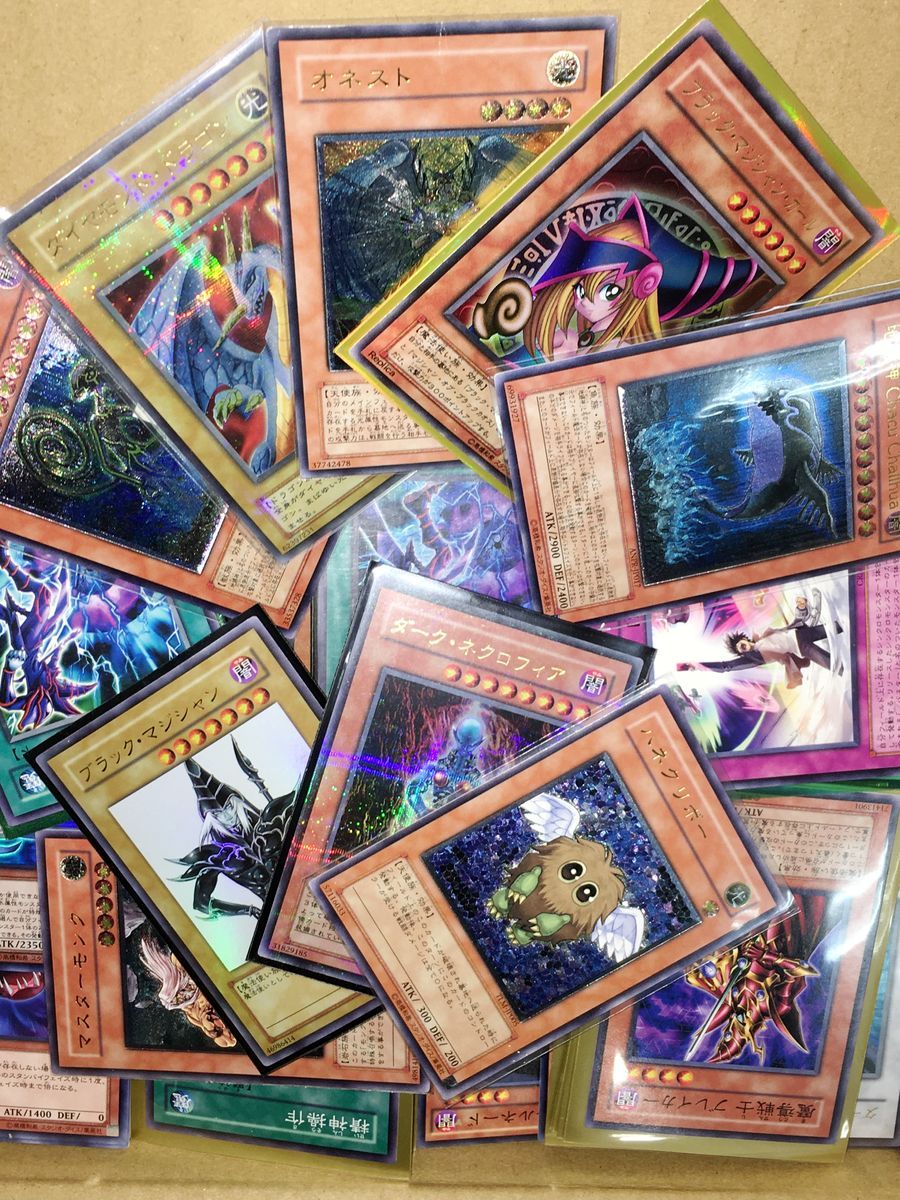 2 遊戯王 デュエルモンスターズ 大量5 kgまとめて ハネクリボー レリーフなど