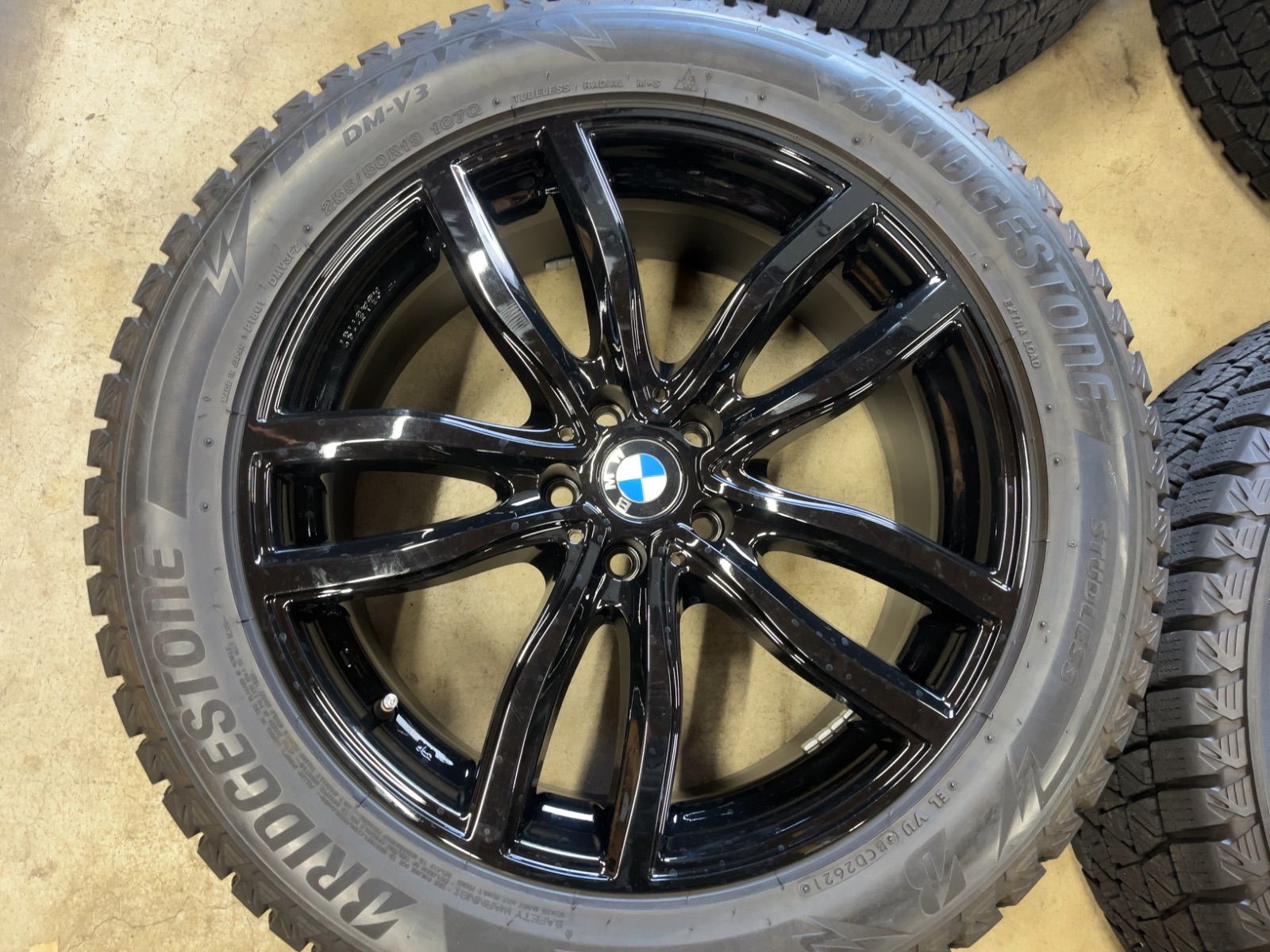 BMW X 3 G 01 4 02 ブリジストン ブリザックV バリ山 19インチ 4本セット