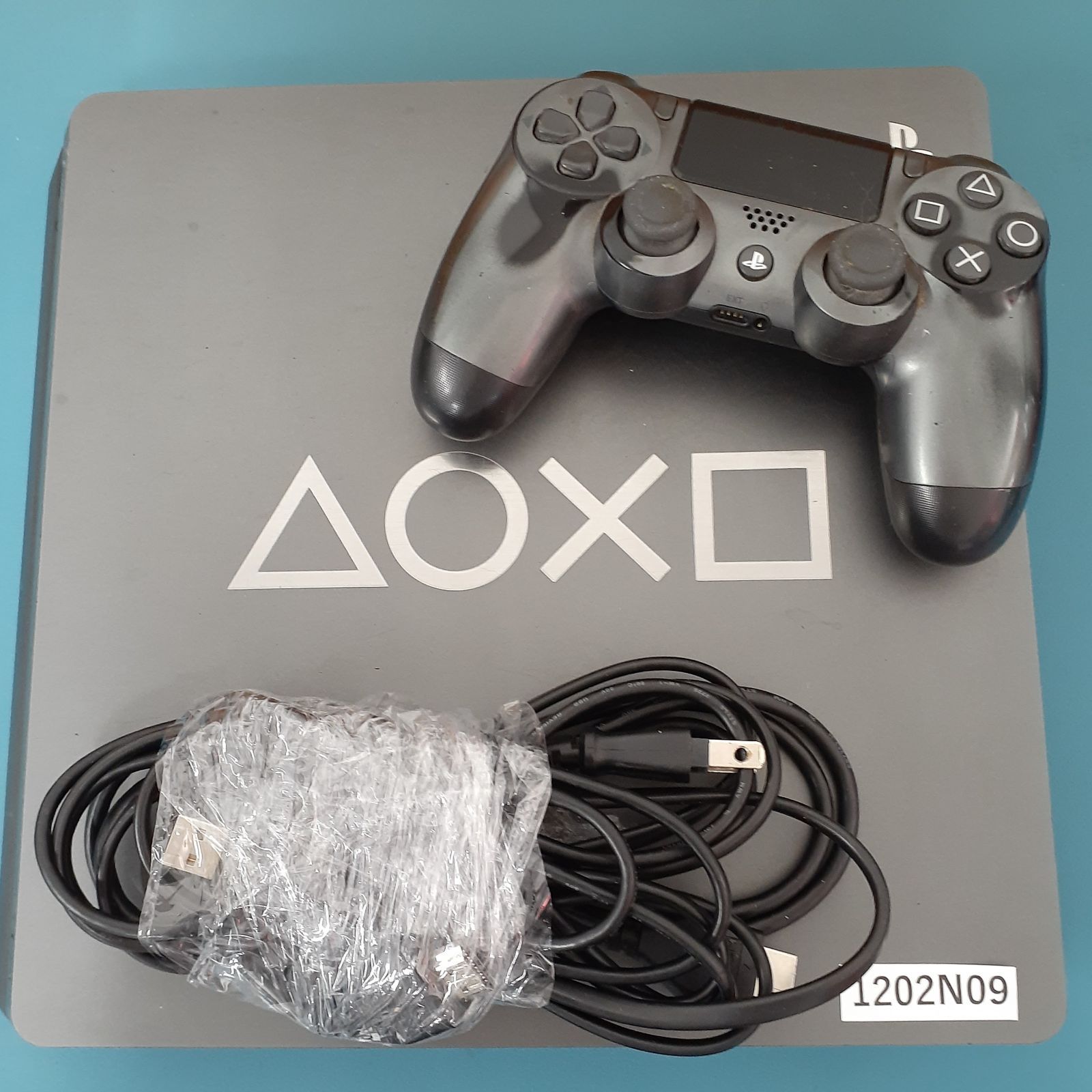 1202 N 09 SONY PlayStation 4 PS 2200 起動 済み 箱なし