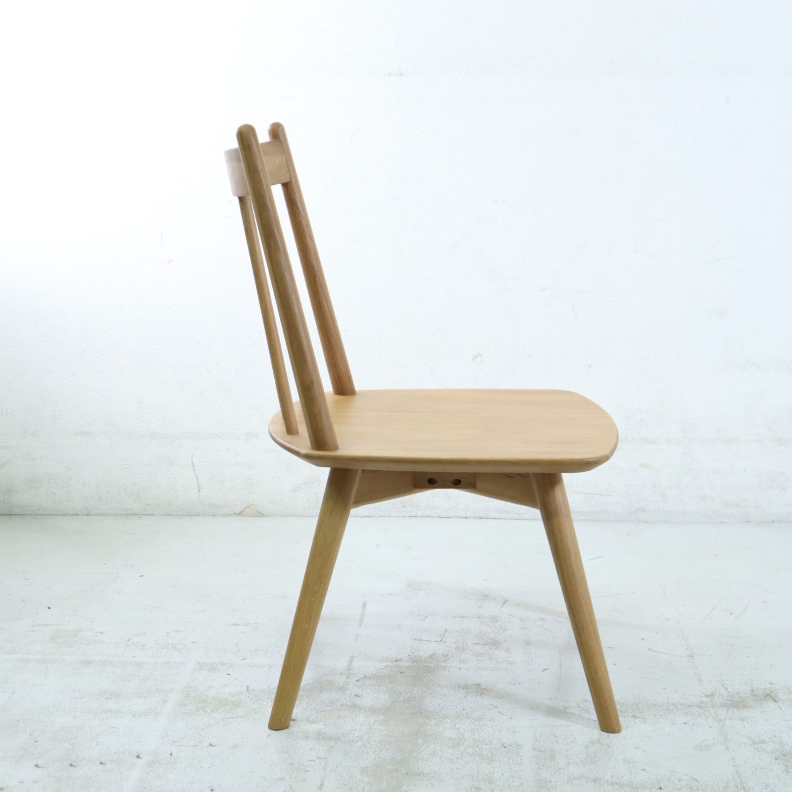 モデルルーム展示品 2024年製 unico ウニコ KINNA(キナ) 座面回転