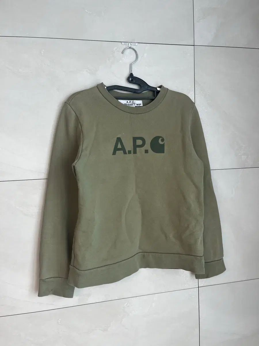 Carhartt×A.P.C.コラボ スウェット カーキ (M) - メルカリ