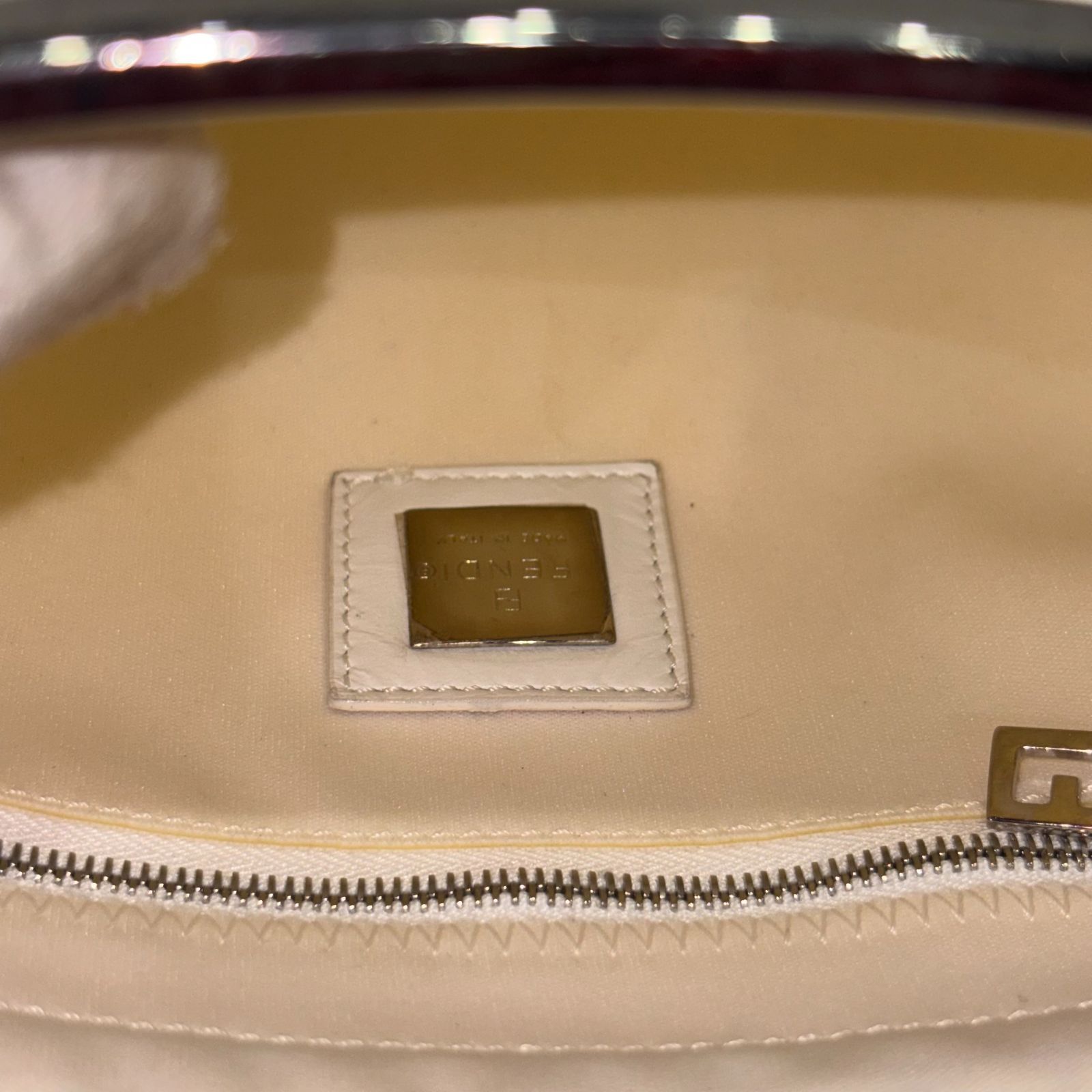 ショルダーバッグ