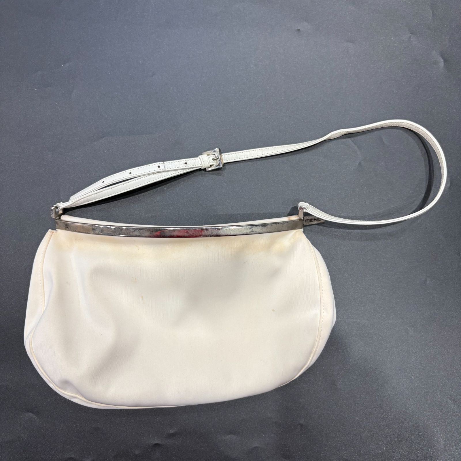 フェンディ ショルダーバッグ