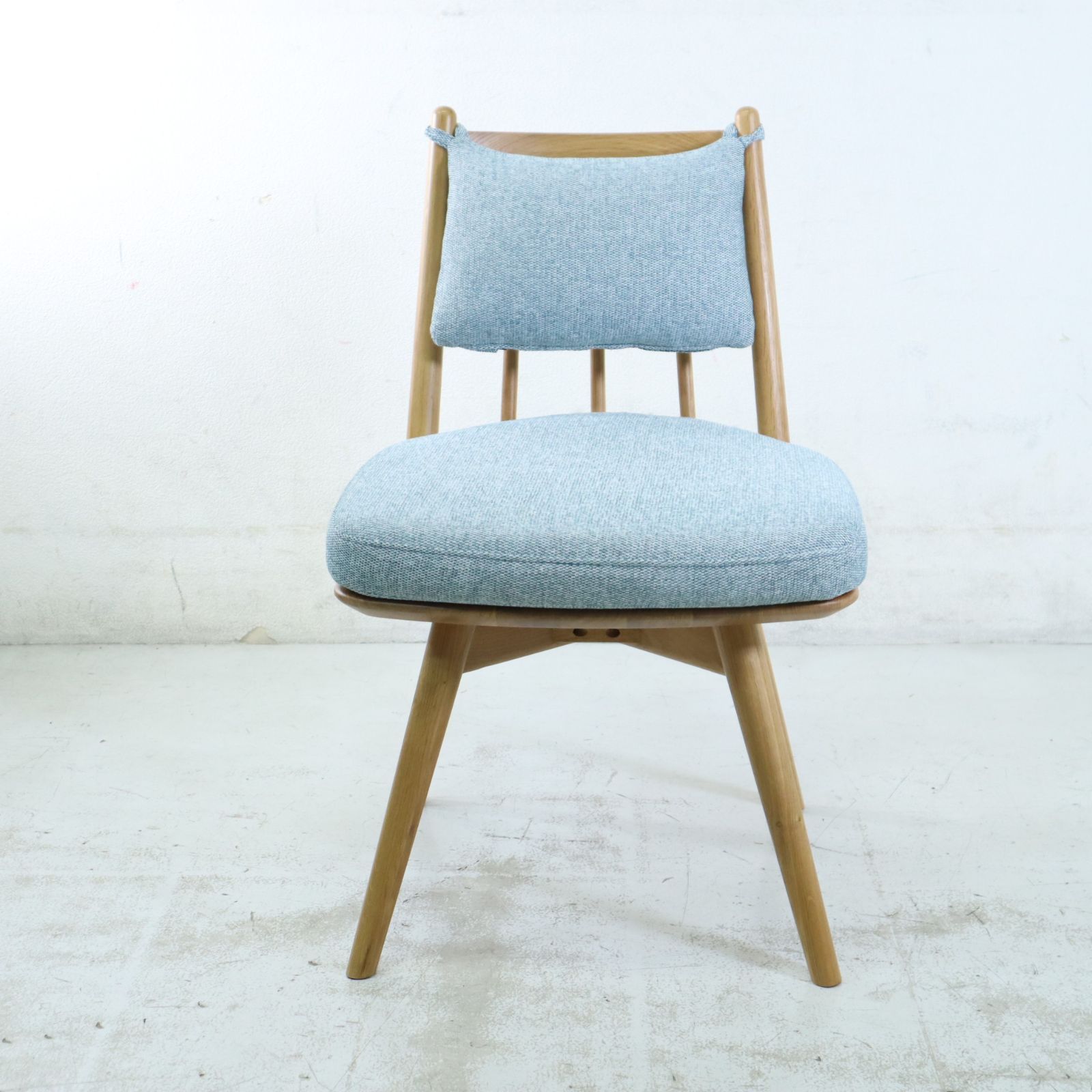 モデルルーム展示品 2024年製 unico ウニコ KINNA(キナ) 座面回転