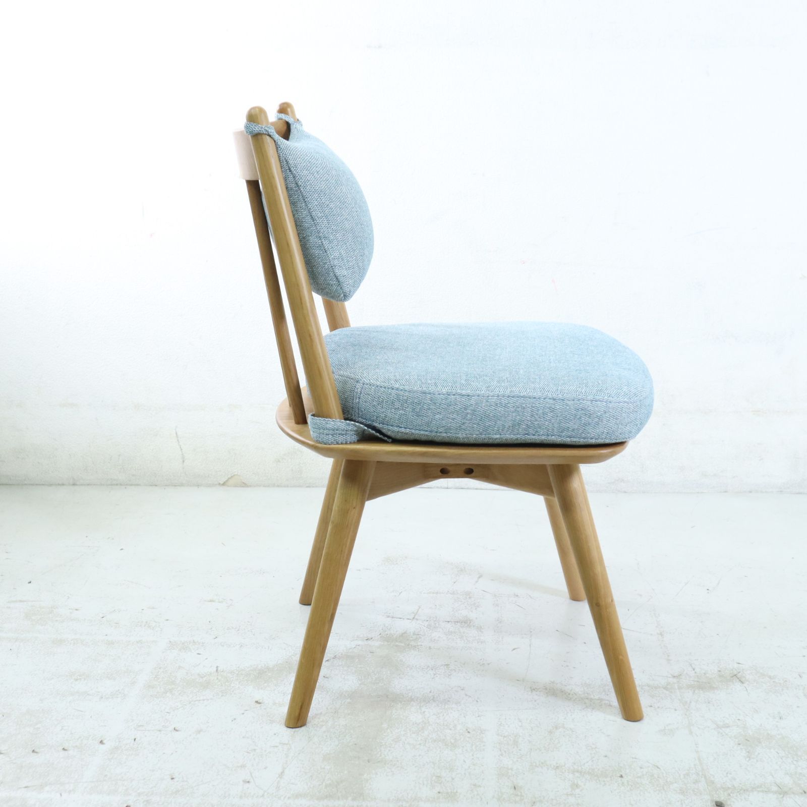 【unico】チェア（KINNA） モデルルーム展示品 2024年製 unico ウニコ KINNA(キナ) 座面回転