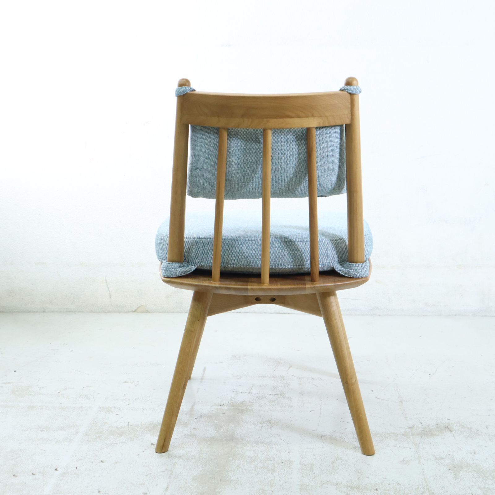 モデルルーム展示品 2024年製 unico ウニコ KINNA(キナ) 座面回転