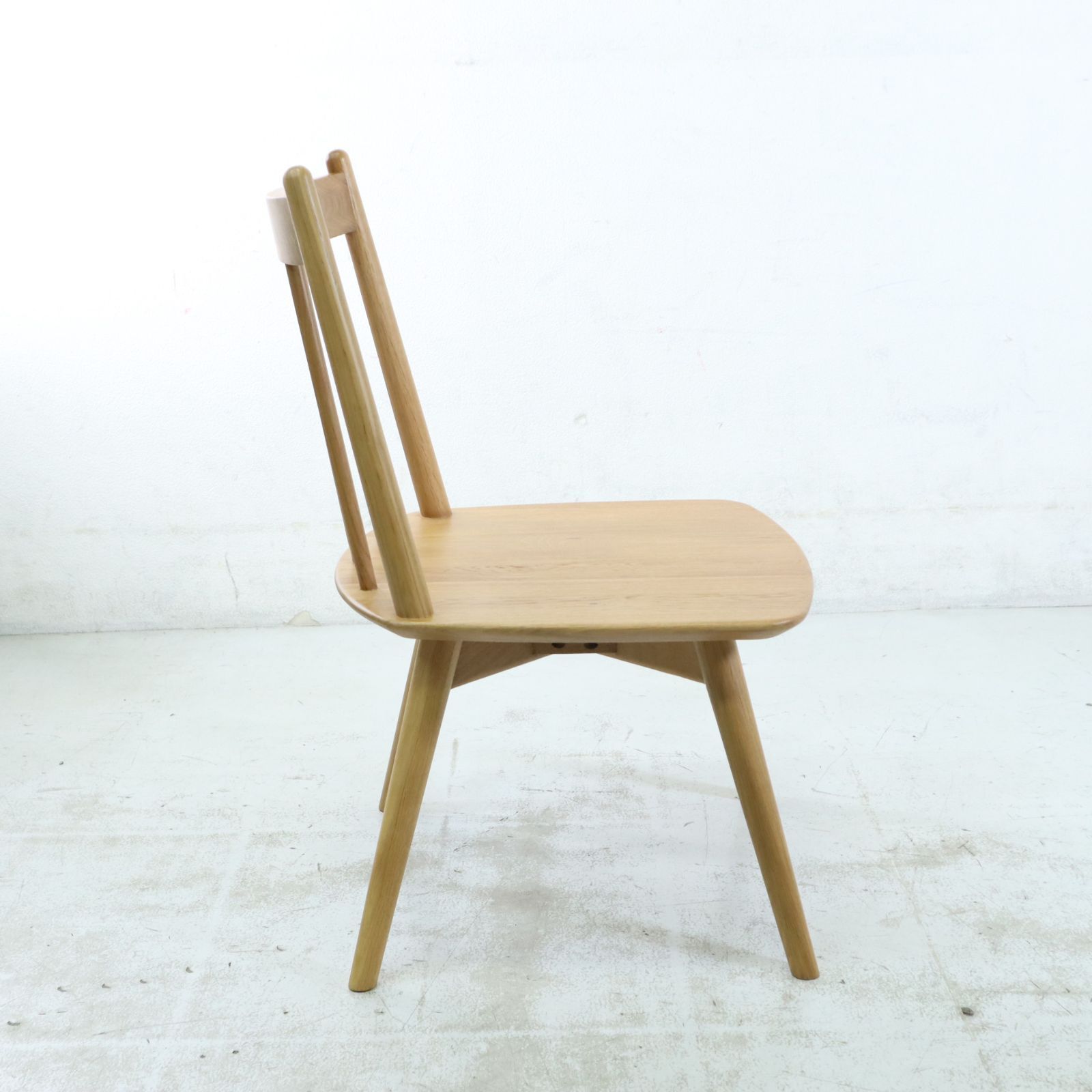 モデルルーム展示品 2024年製 unico ウニコ KINNA(キナ) 座面回転