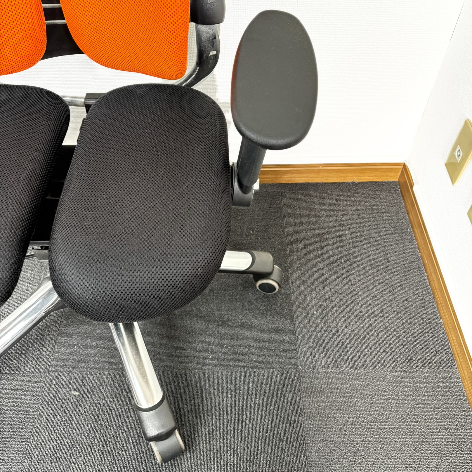 HARA CHAIRニーチェ