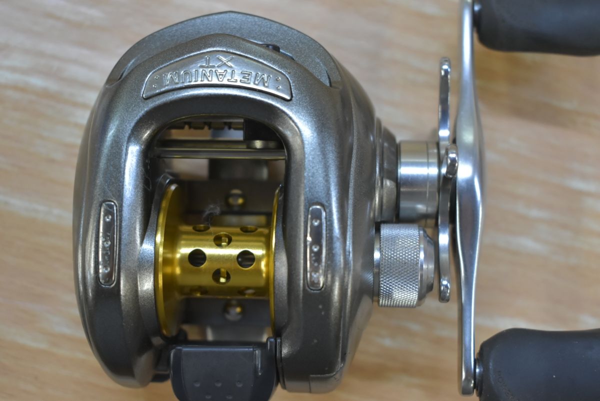 シマノ 05 メタニウム XT ベイトリール 右ハンドル NIUM XT 950_1.jpg?20050310153506