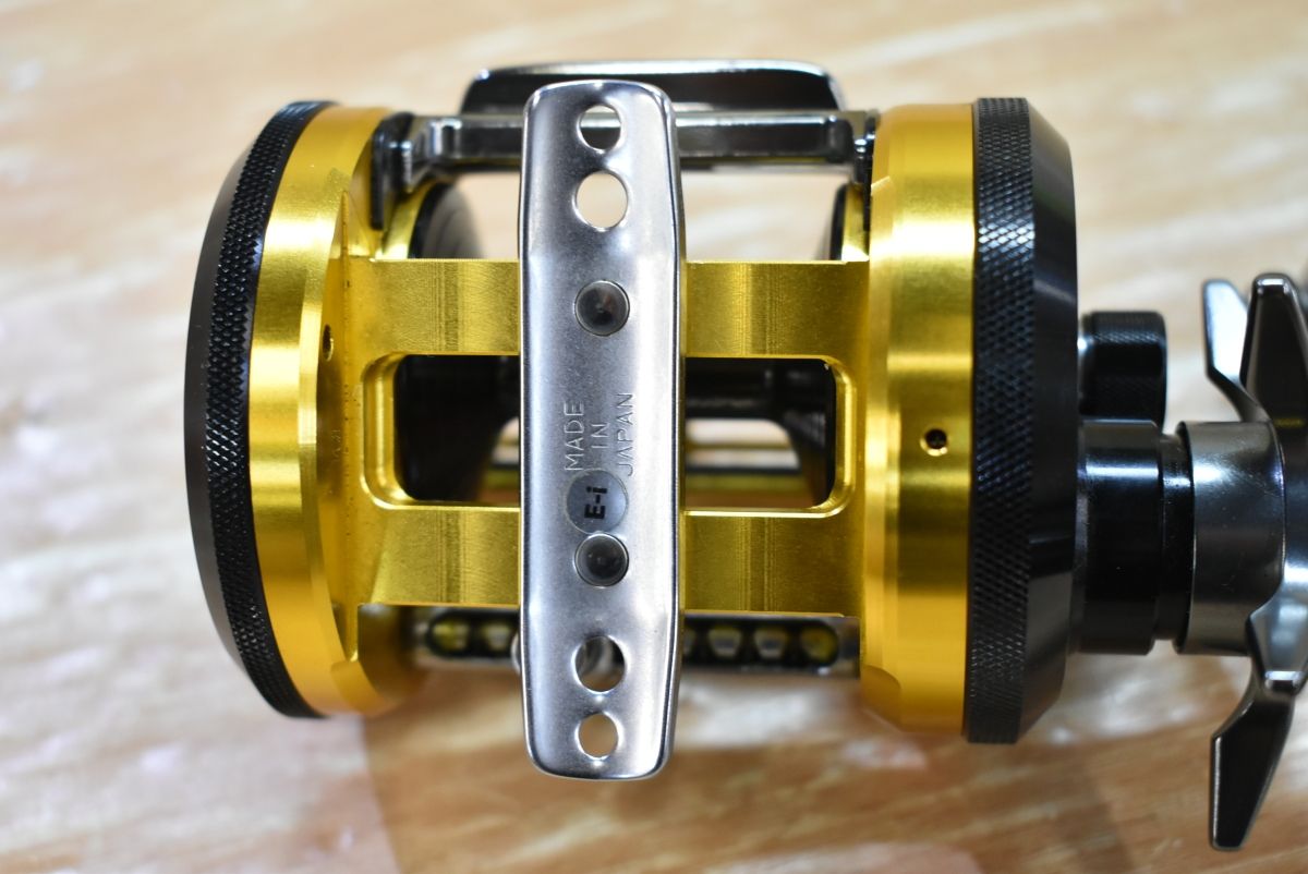 Millionaire KAGO 300 ベイトリール Millionaire KAGO 300 ベイトリール Millionaire KAGO 300 ベイト