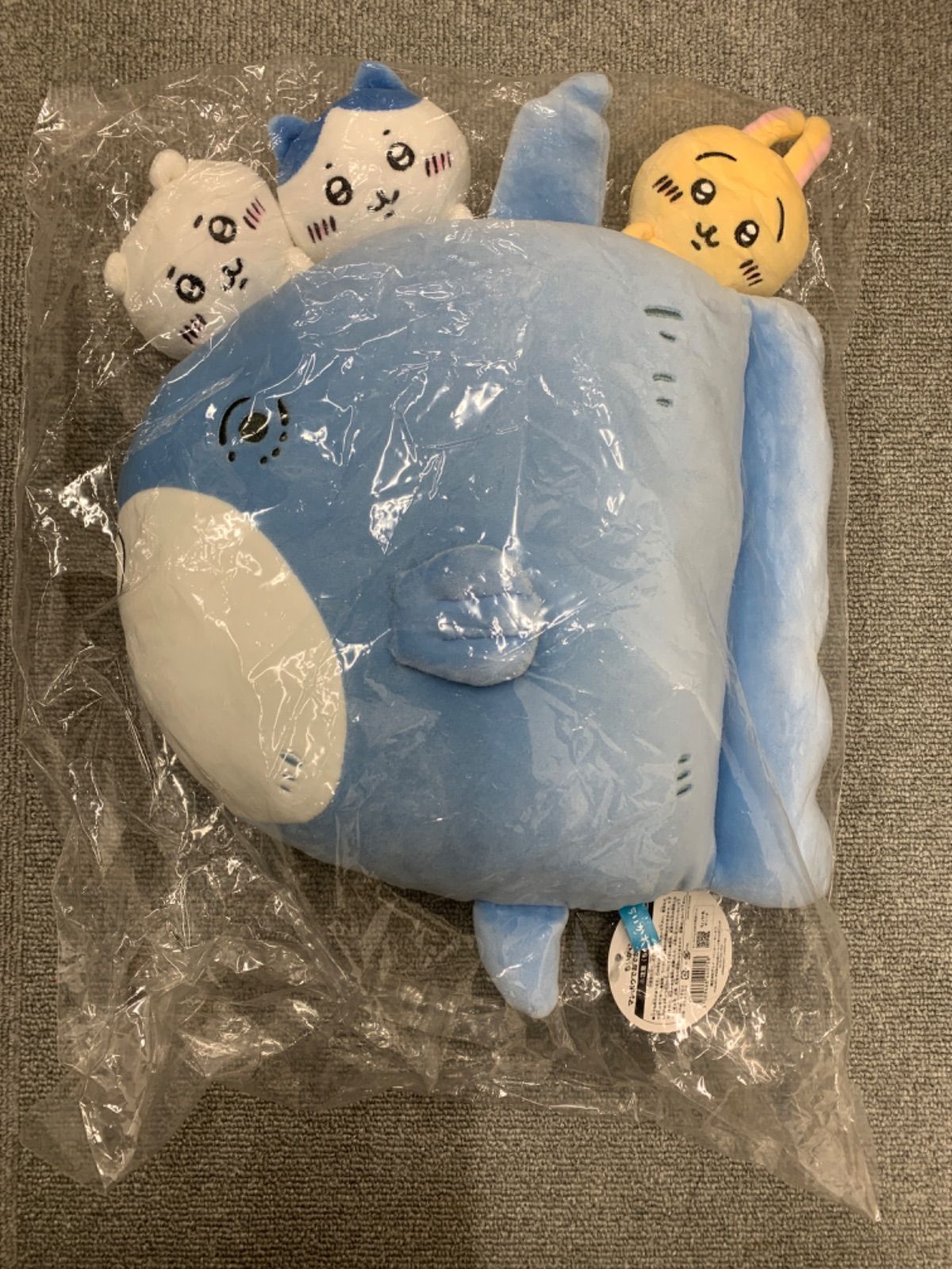 新品未開封 マンボウでおでかけクッション ちいかわ ハチワレ うさぎ