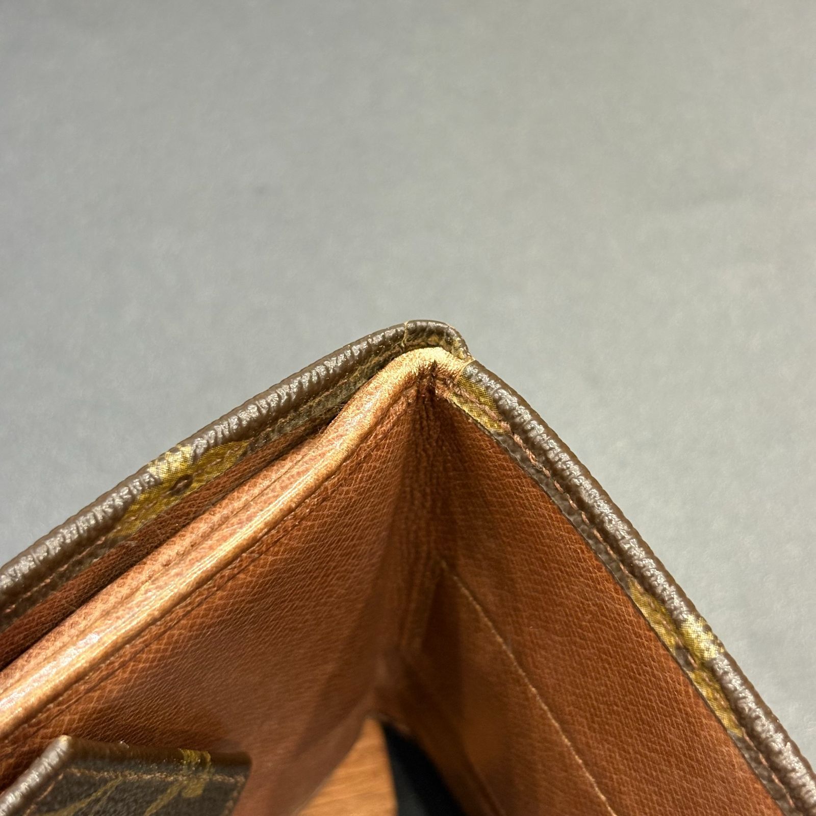 ルイヴィトン モノグラム 財布 B25120974