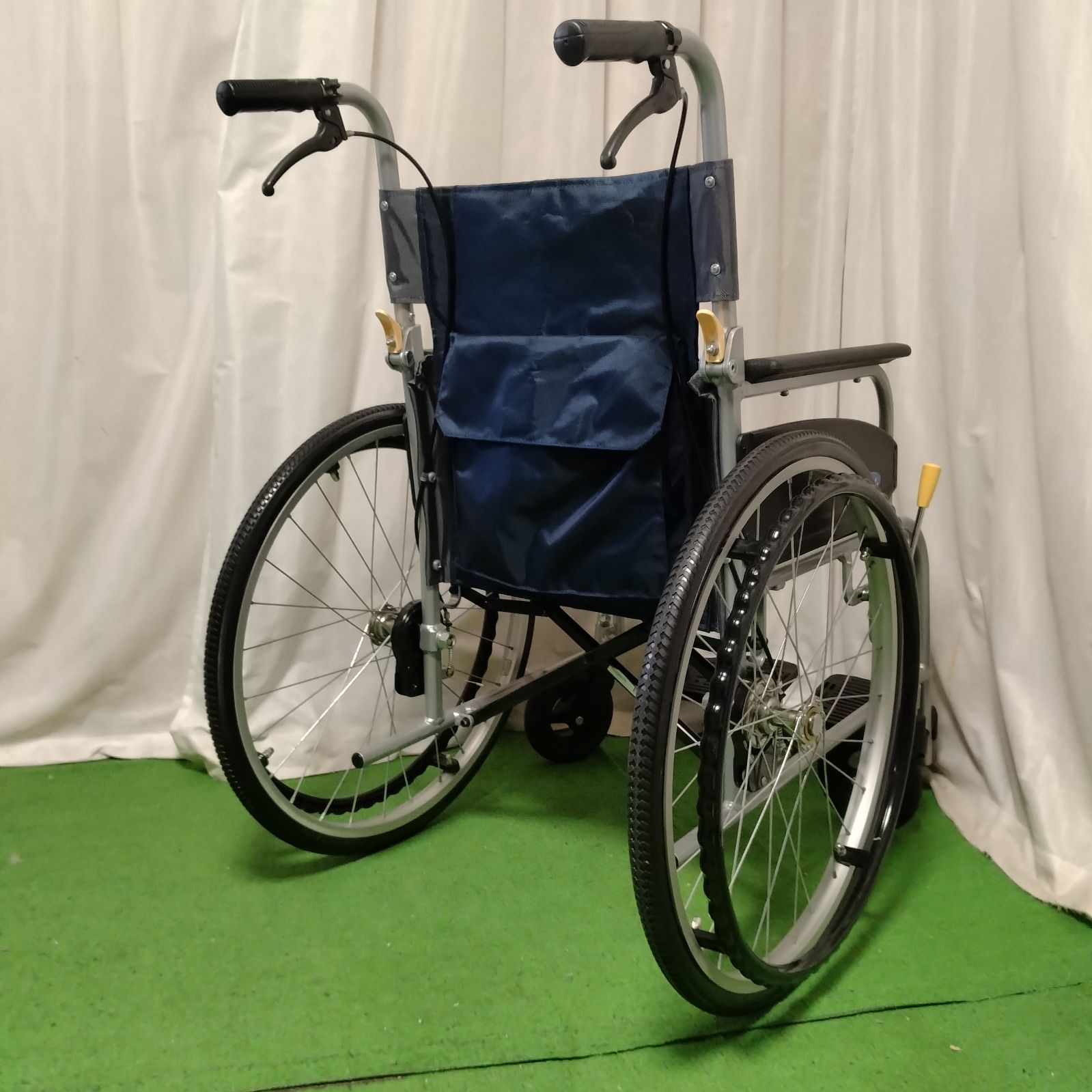 WC-12657） 日進医療器 NEO-1α アルファ ノーパンクタイヤ 自走式 自走