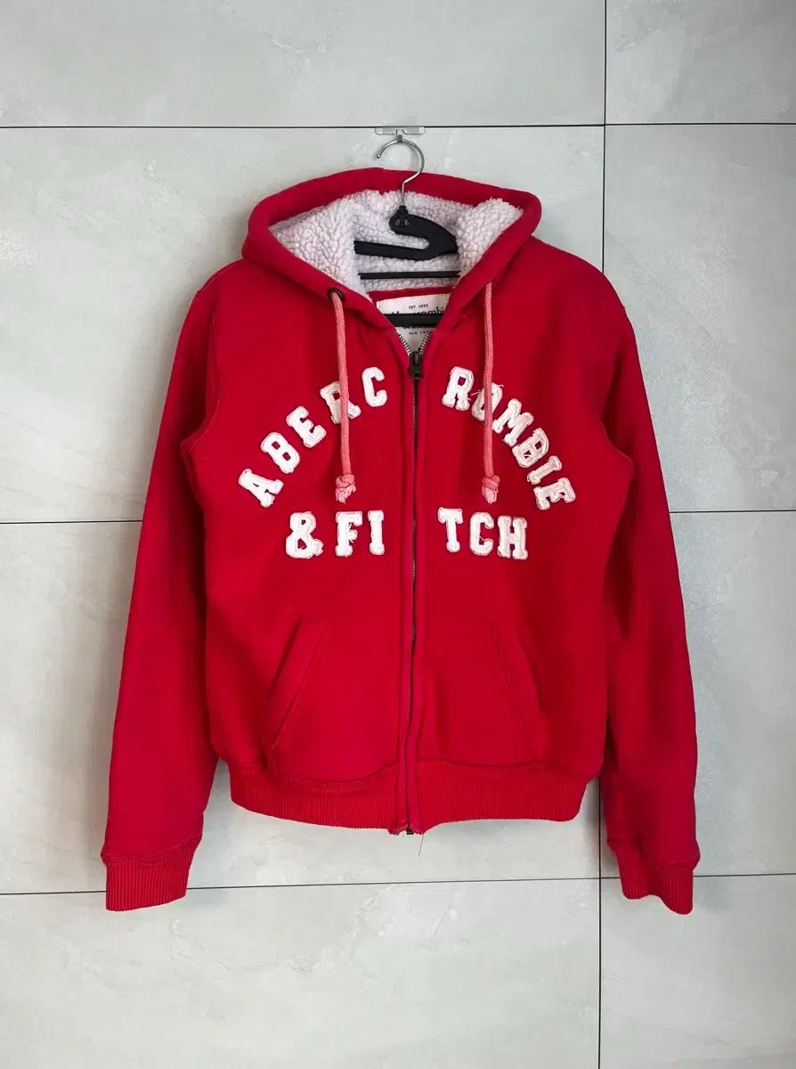Abercrombie アバクロンビー シープスキン ファー フードジップアップ レッド M
