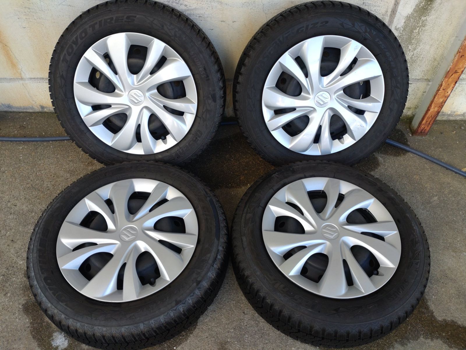 SUZUKI スズキ スイフト スチールホイール 鉄 15 5 0 J 40 PCD 100 4 H ＆TOYO OBSERVE GIZ 2 175 65 R 4本