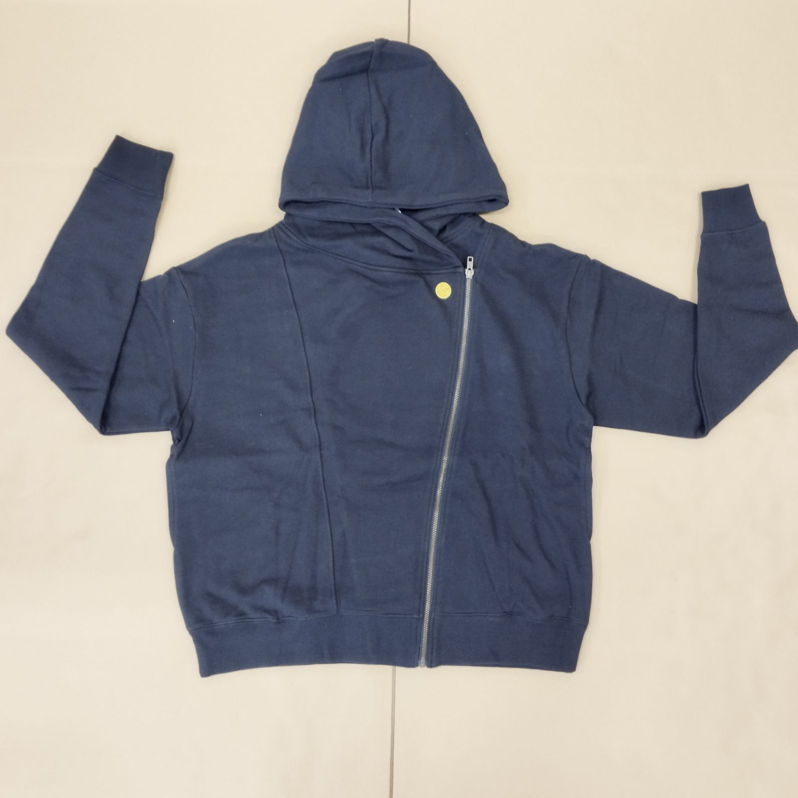 呪術廻戦　パーカー　ライダースジャケット　高専　制服 呪術高専 校章刺繍ライダースパーカー」 - 呪術廻戦×earth、悠仁の