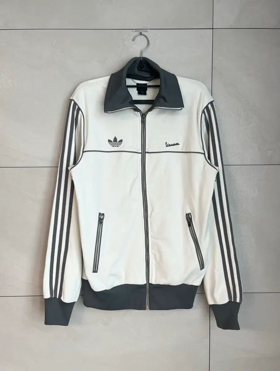 アディダスXベスパ ファイヤーバード オートミール チャコール ジャージ 100