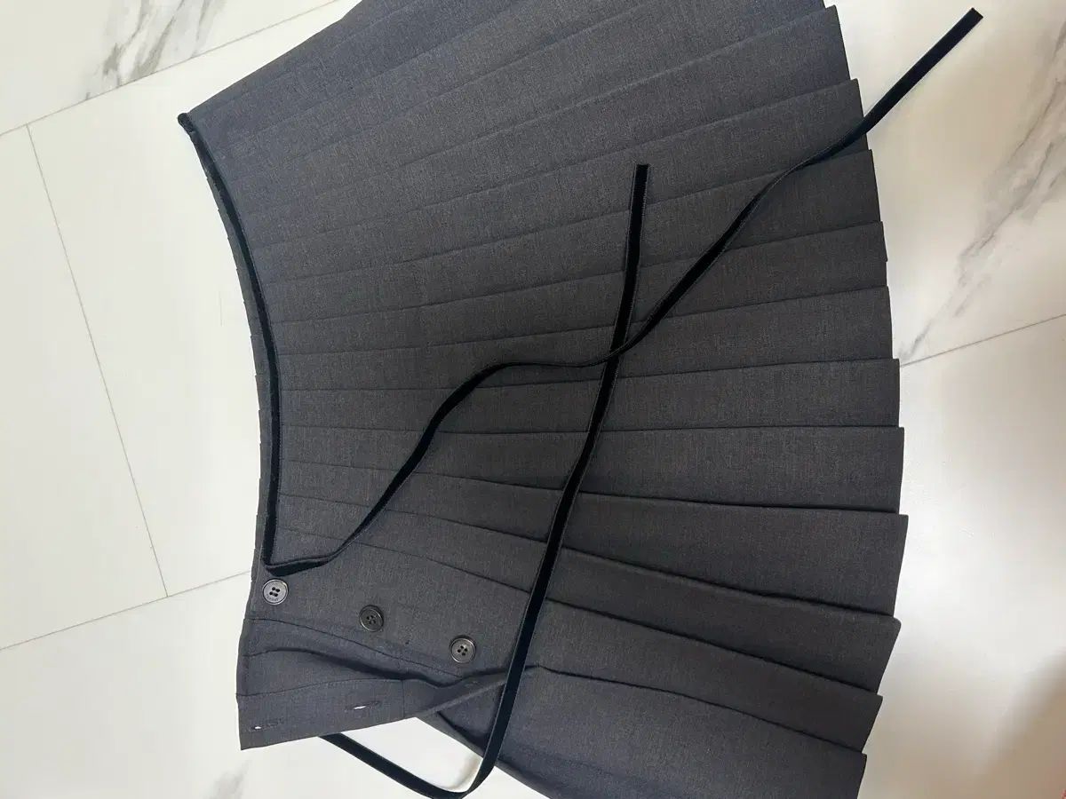 タナット タイボタン プリーツスカート