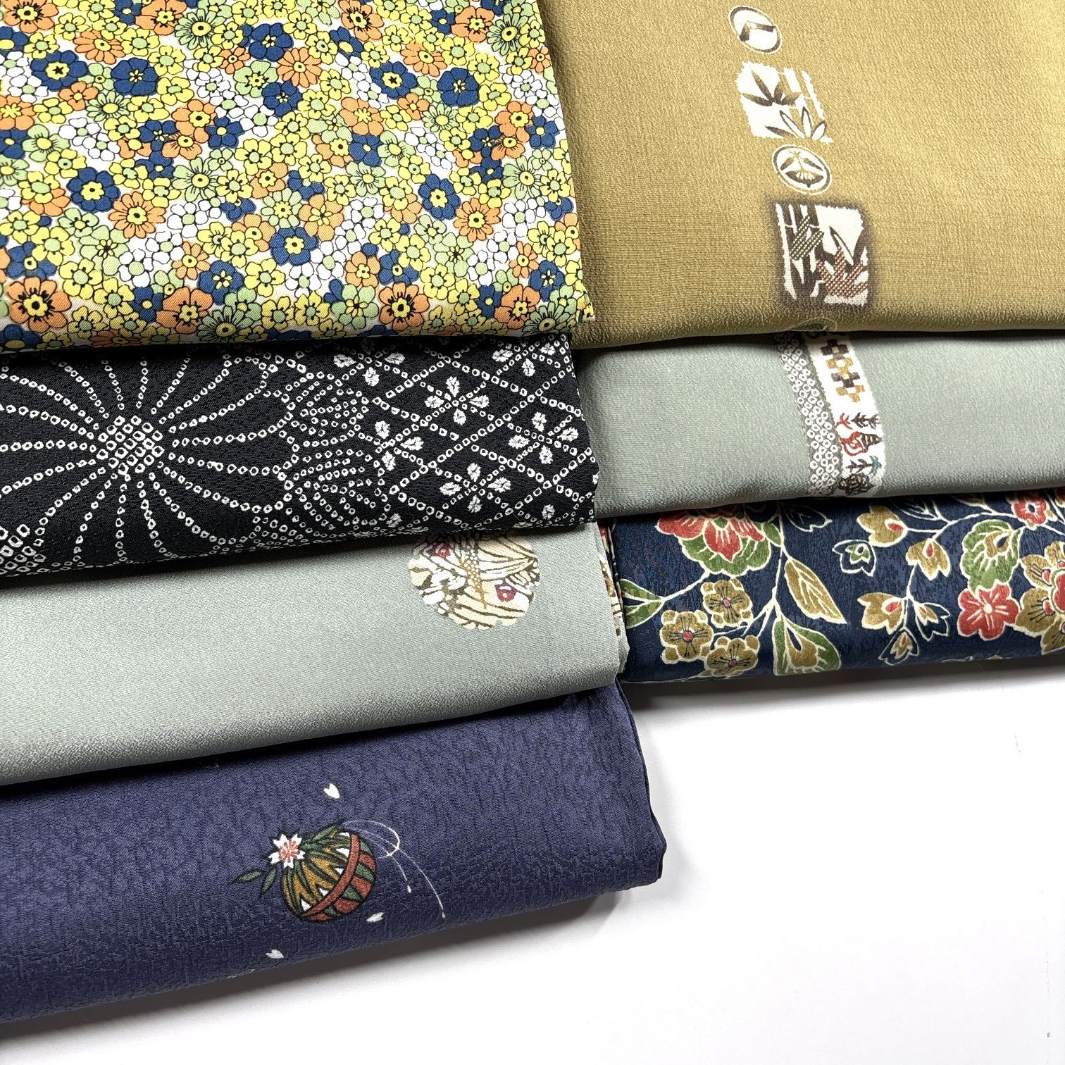 着物 7枚 ポリエステル 着物まとめ売り 同梱購入歓迎 リメイク用