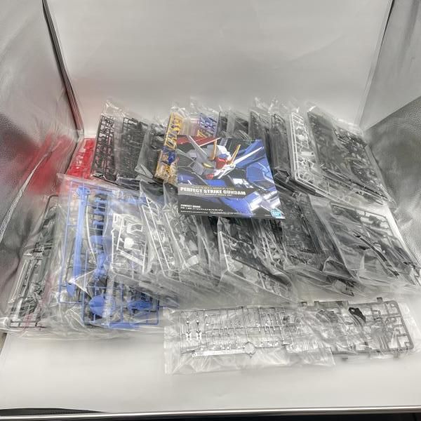 ｶﾞﾝﾀﾞﾑ バンダイ PG 1 60 パーフェクトストライクガンダム 機動戦士ガンダムSEED 6