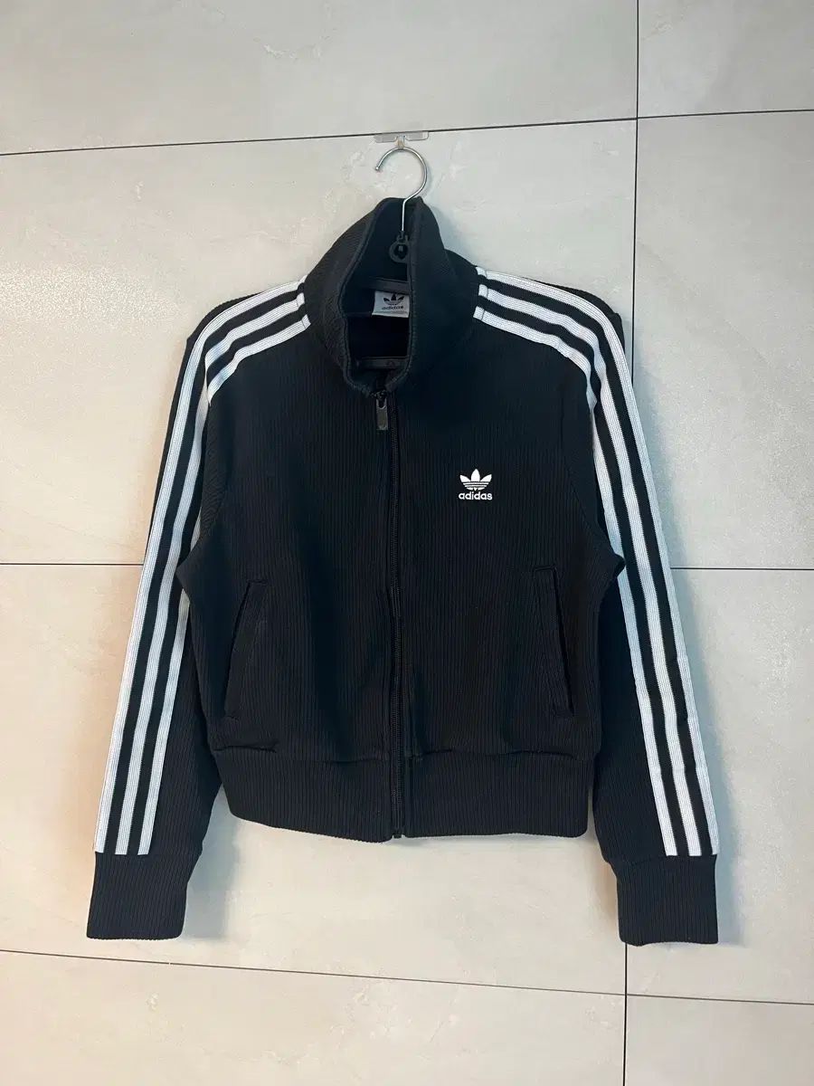 アディダス アディカラートラックジャージ M