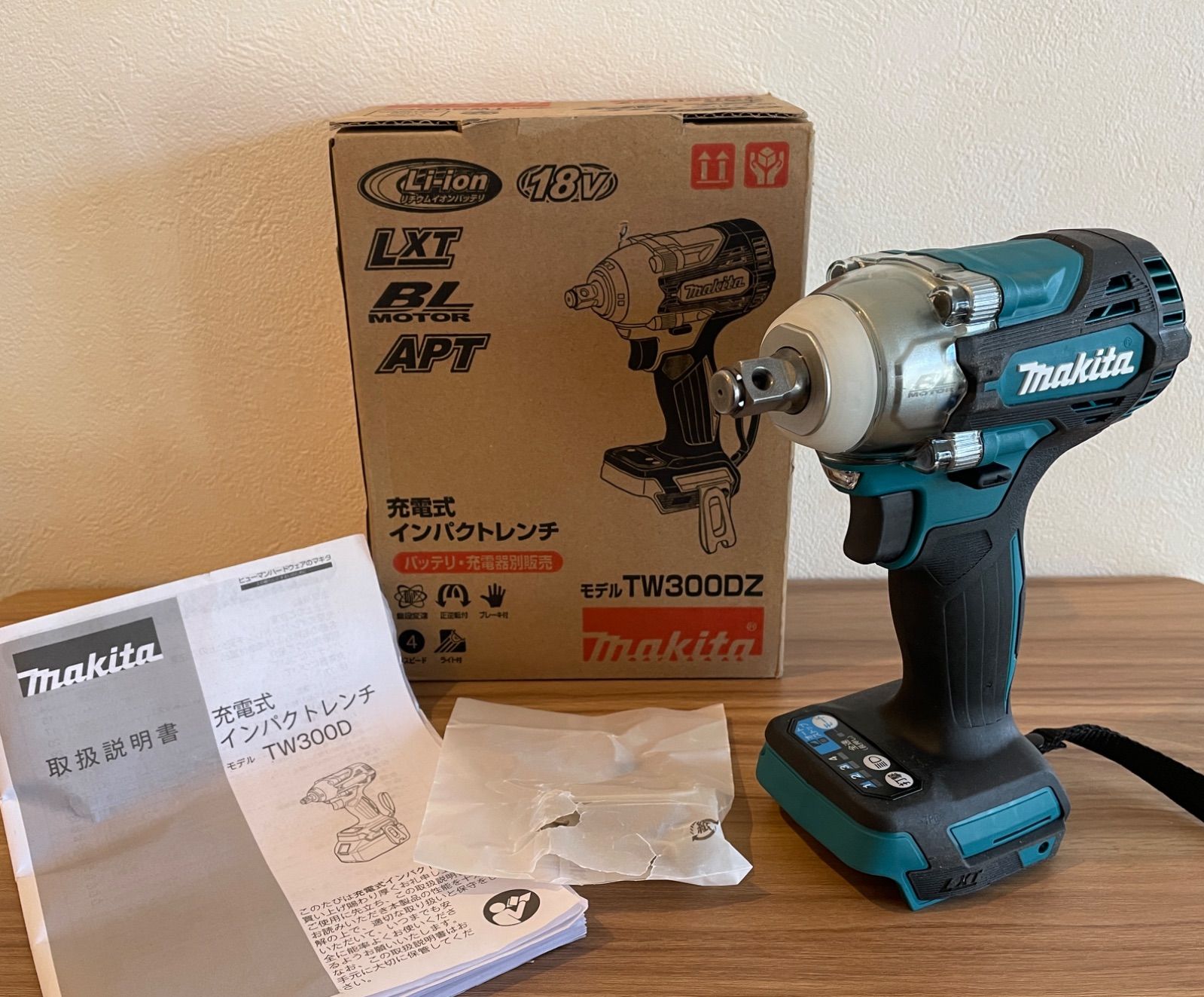 マキタ makita 充電式インパクトレンチ TW 300 DZ 18 V バッテリ 充電器 ケース別売