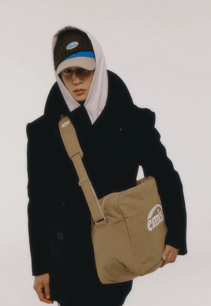 EMIS エミス ニュー ロゴ パデッド クロス バッグ ダウン メッセンジャーバッグ